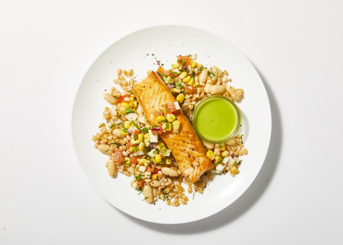 id_andres-mendez_healthy-roasted-salmon-with-farro_wb_low_res